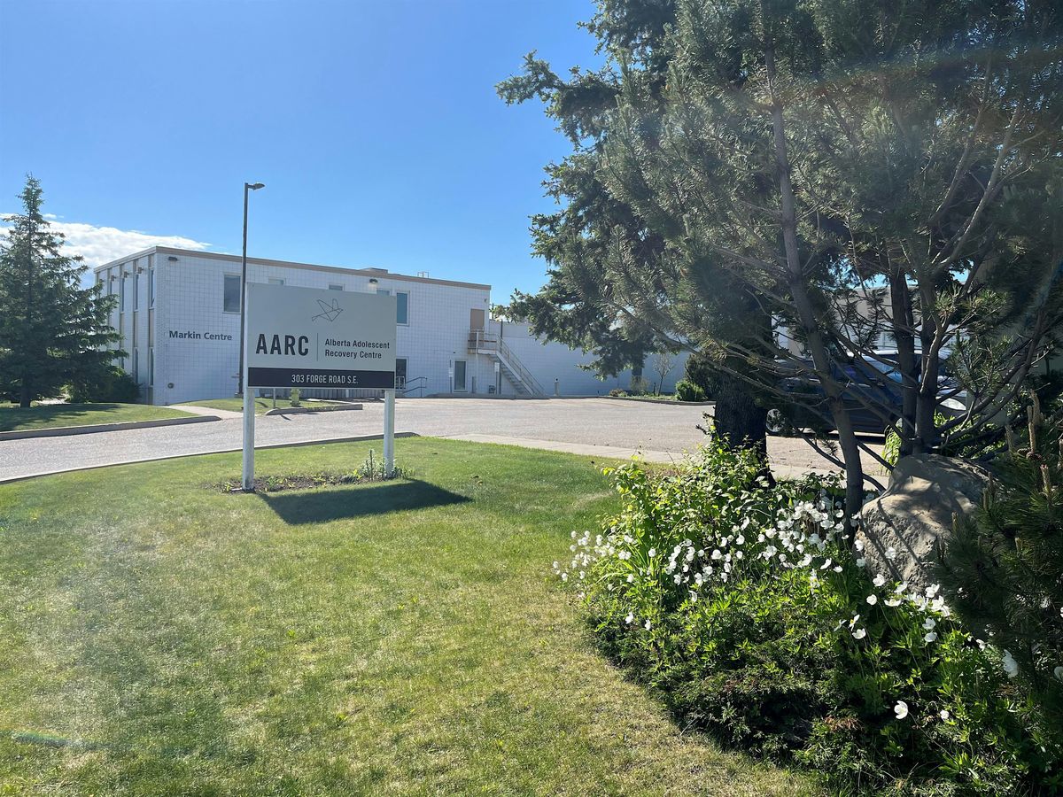 Building Futures: Community Connections for Youth and Families