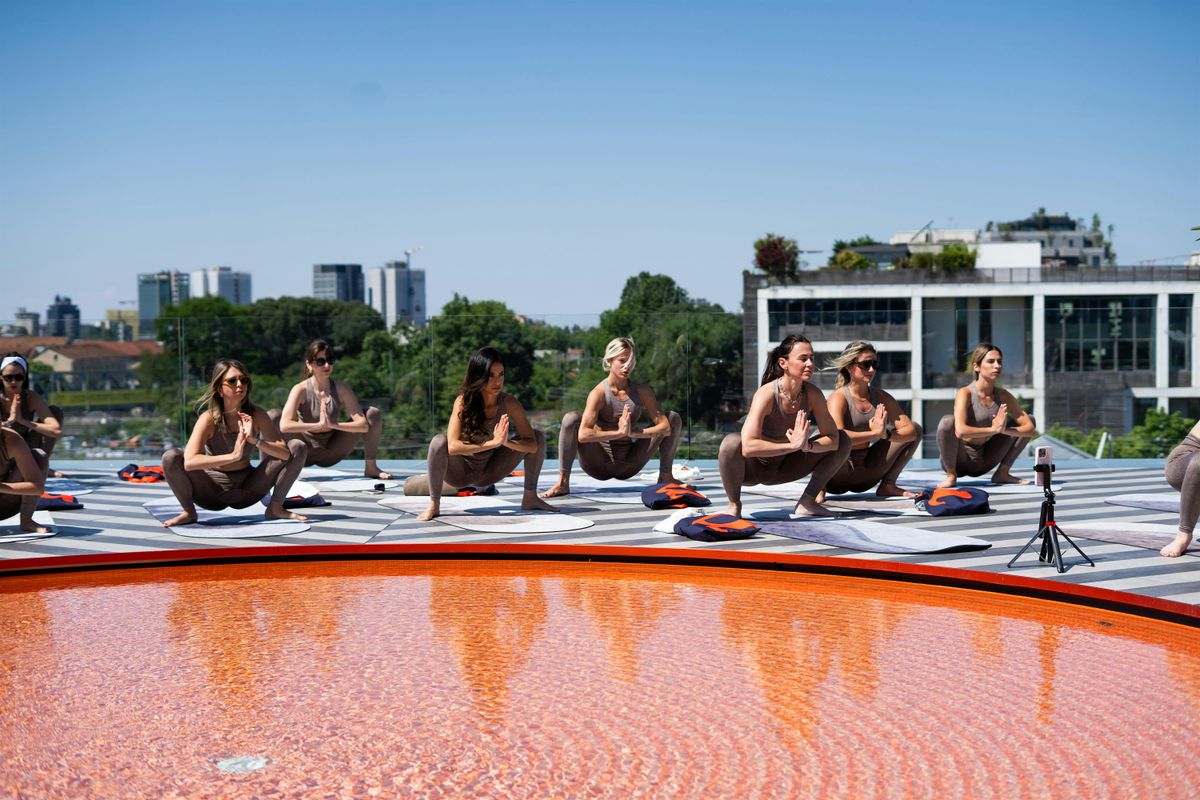 FLOW NHOW (Flow, Yoga & Brunch experience)
