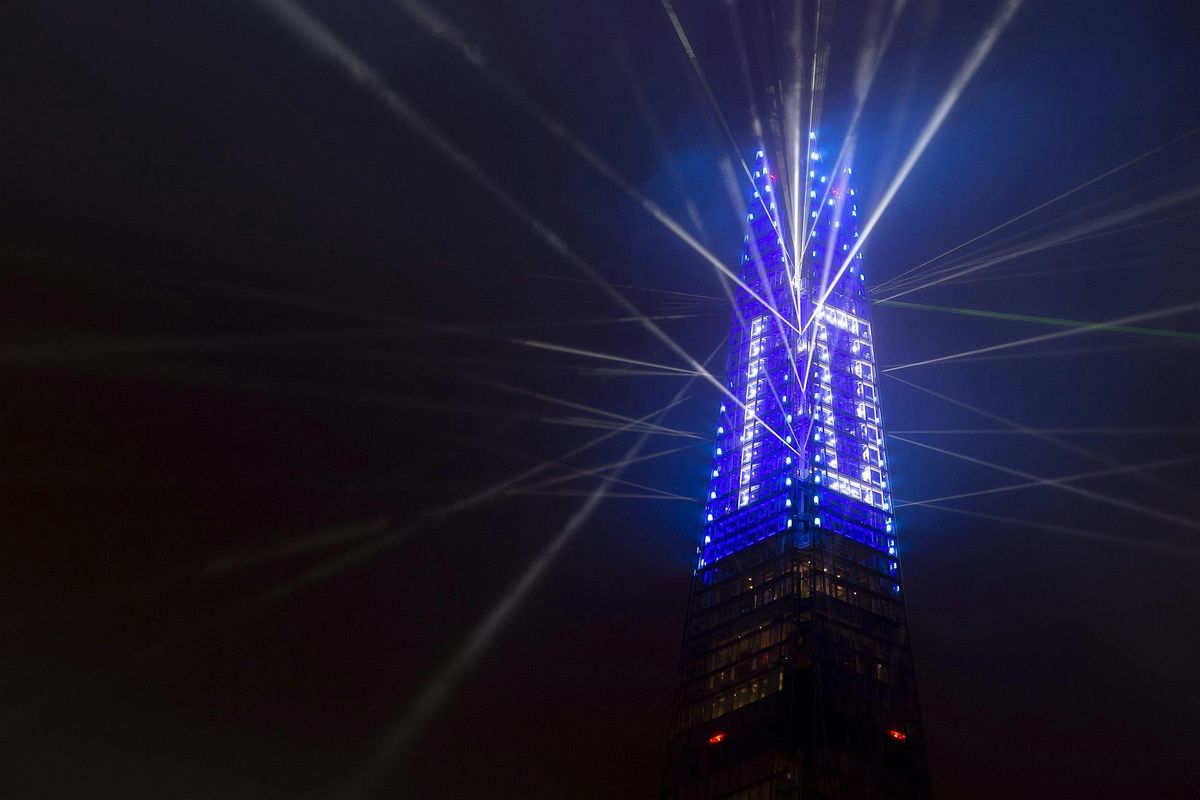 LONDON BRIDGE ROOFTOP NEW YEAR'S EVE: FIREWORKS, DJs AND BOTTOMLESS DRINKS