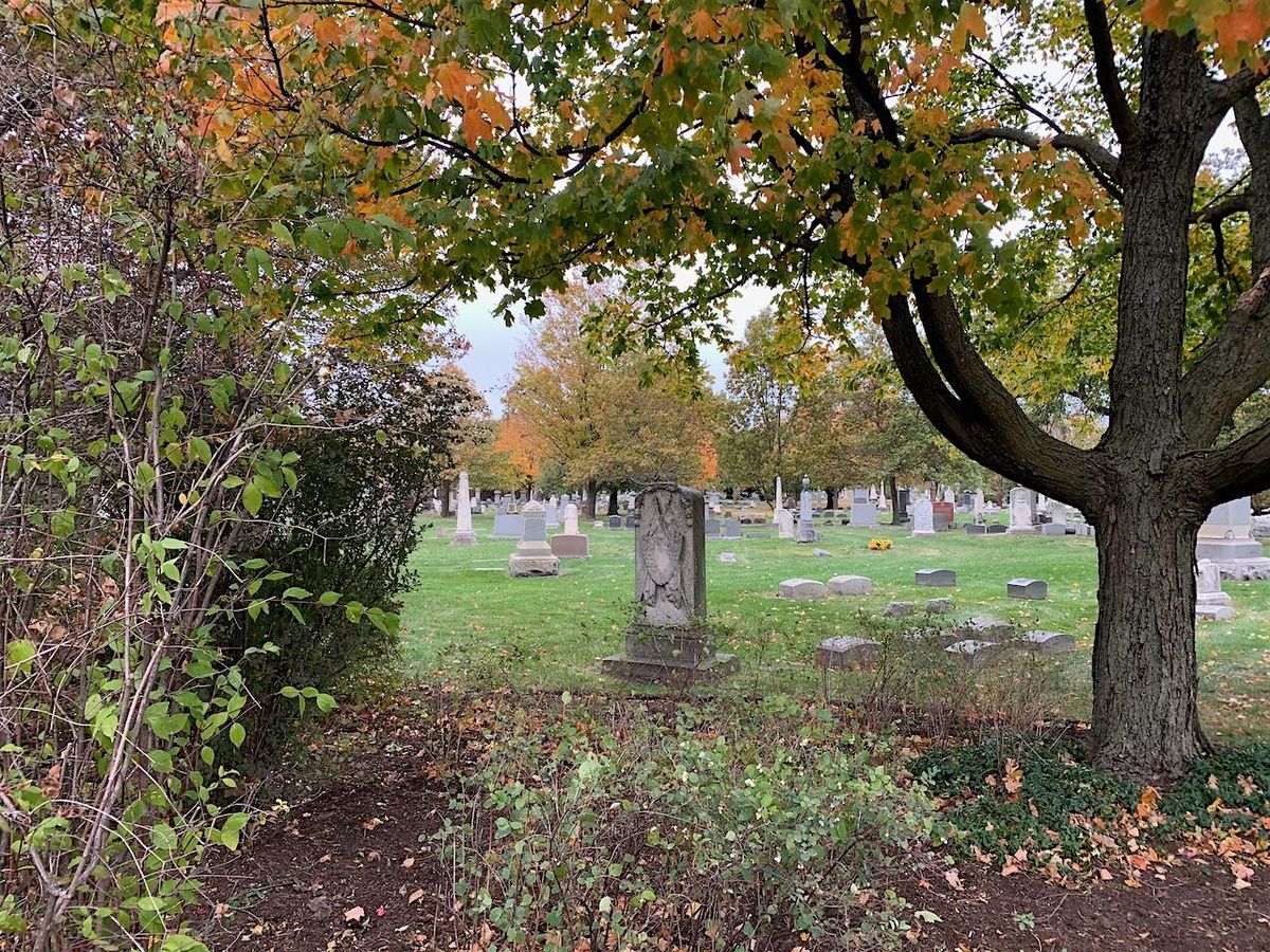Graceland Cemetery Tour with Author Adam Selzer
