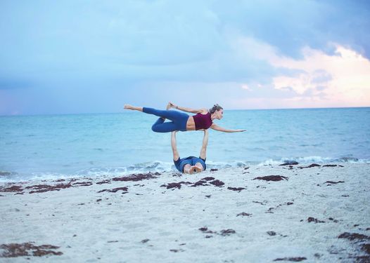 Beginner Acro Yoga Class with Darryl & Rebecca