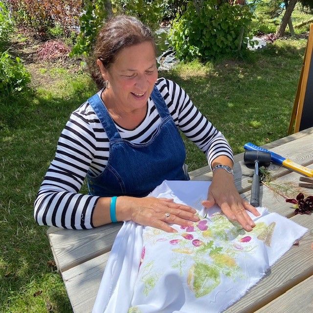 Fabric Printing with Plants & Flowers Workshop