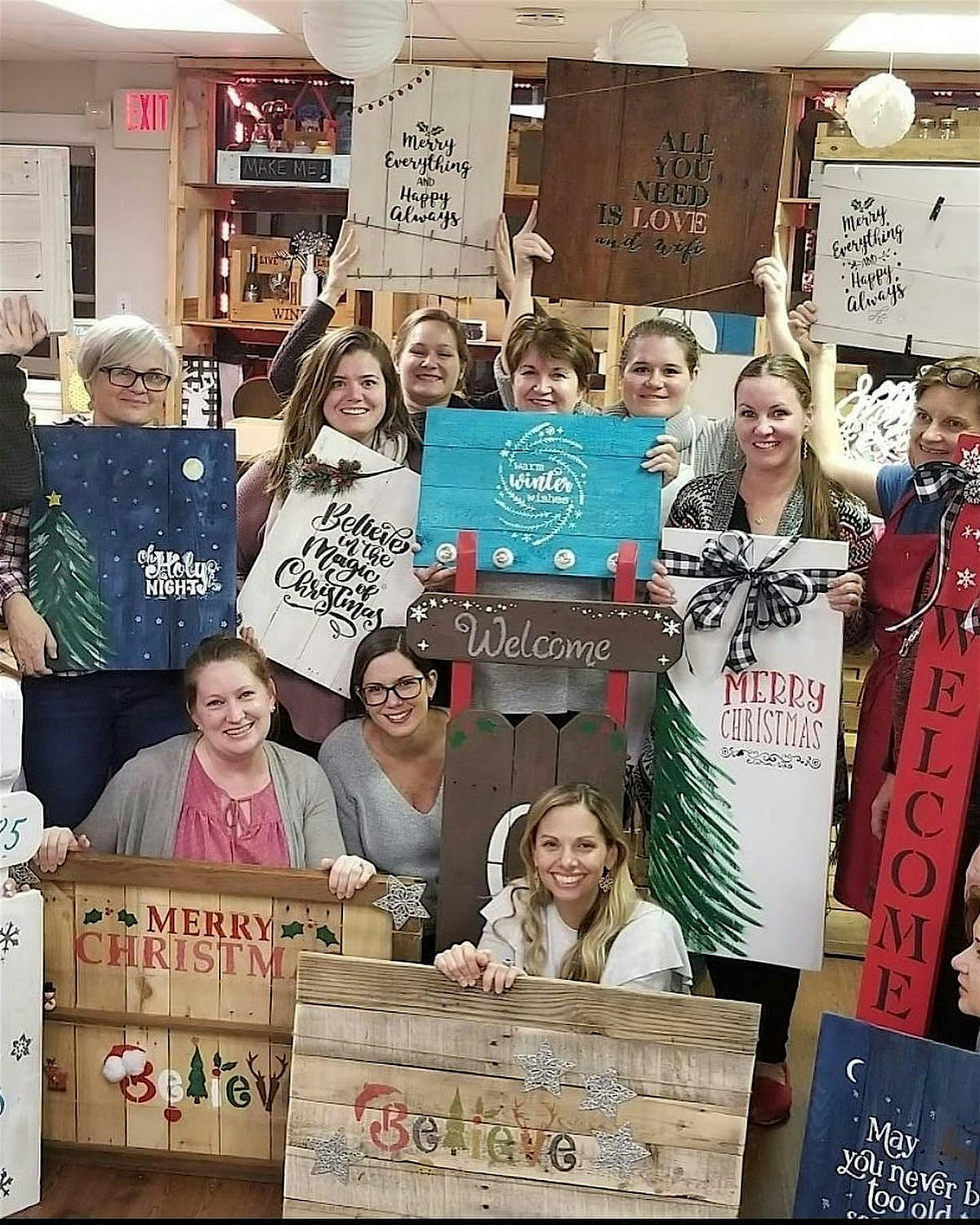 Christmas Sip and Paint @PennyGardensTavern with PalletswithPurpose