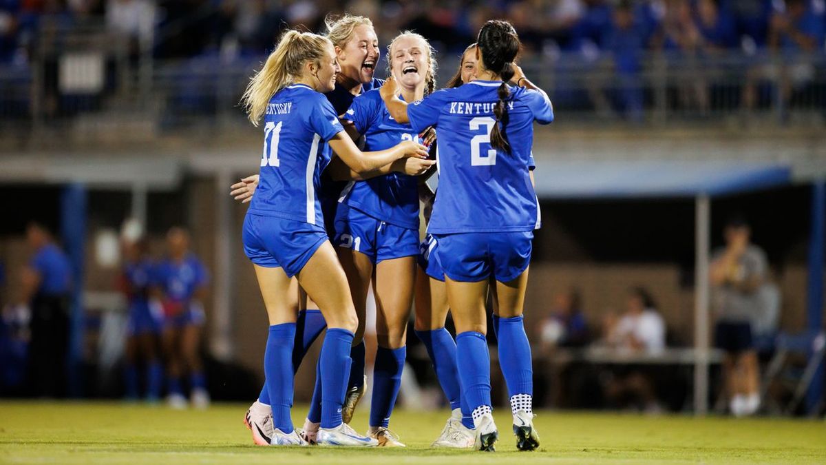 Kentucky Wildcats at Louisville Cardinals Womens Basketball