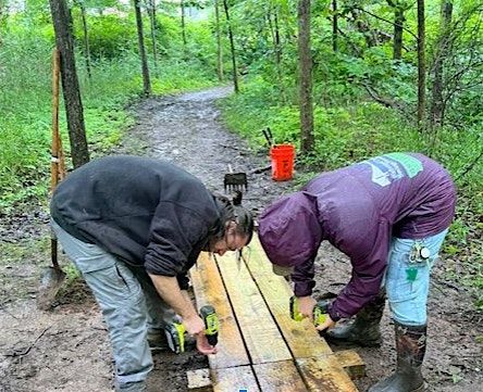GCC:  White Trail Structure Building