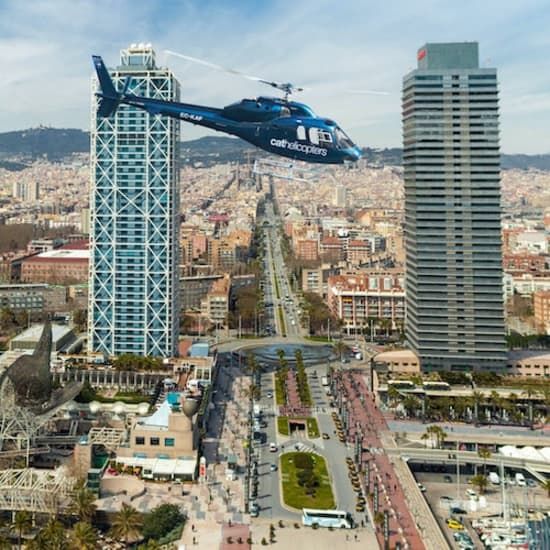 Vuelo en helic\u00f3ptero por la costa de Barcelona