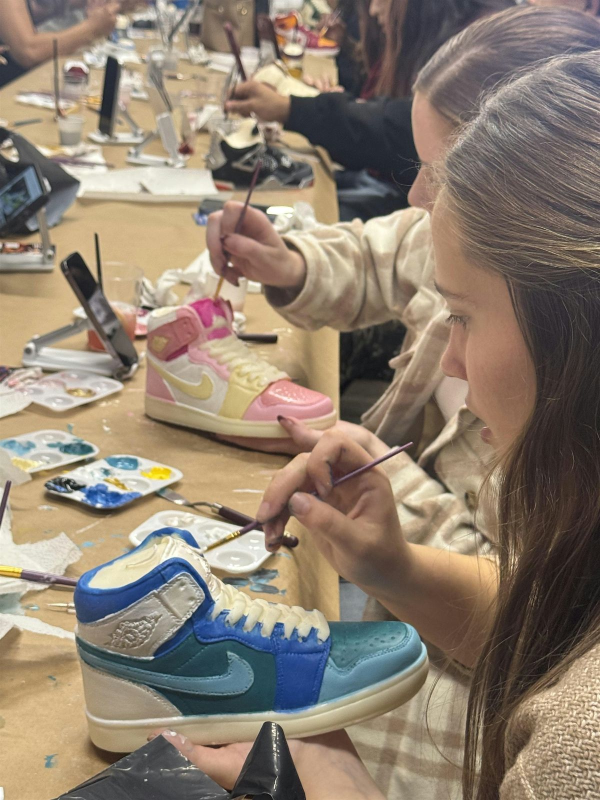 SNEAKER CANDLE PAINTING CLASS