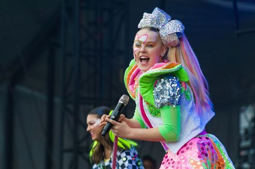 Jojo Siwa at Allstate Arena