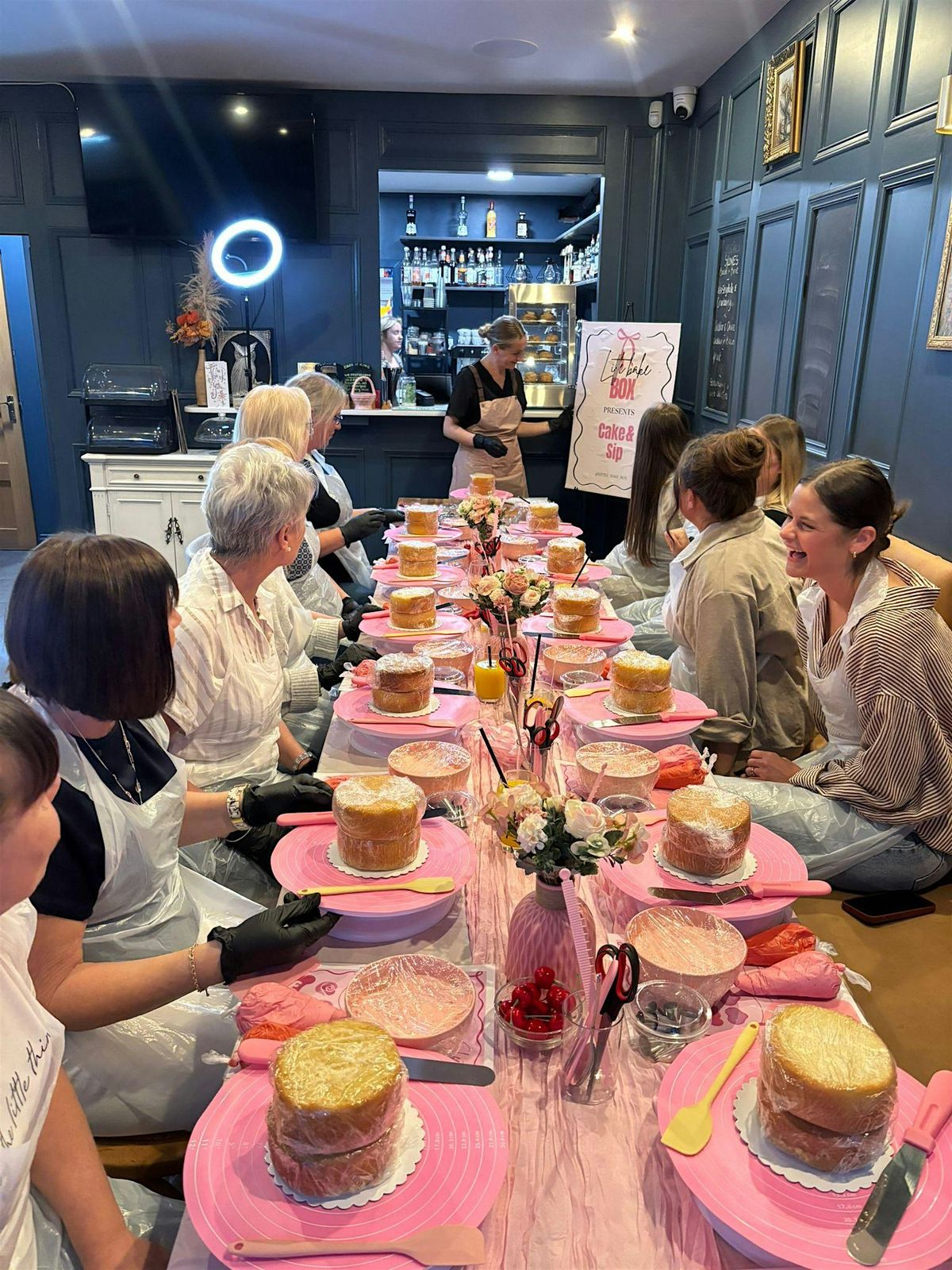 Cake & Sip (The Grinch)