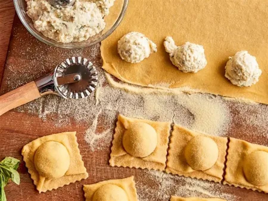 Ravioli & Vino: A Sip, Savor & Stuffed Delight