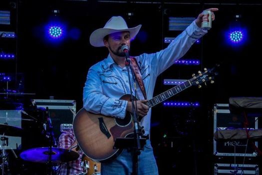 Dan Lepien Band at Knucklehead Pub in Eagle, WI
