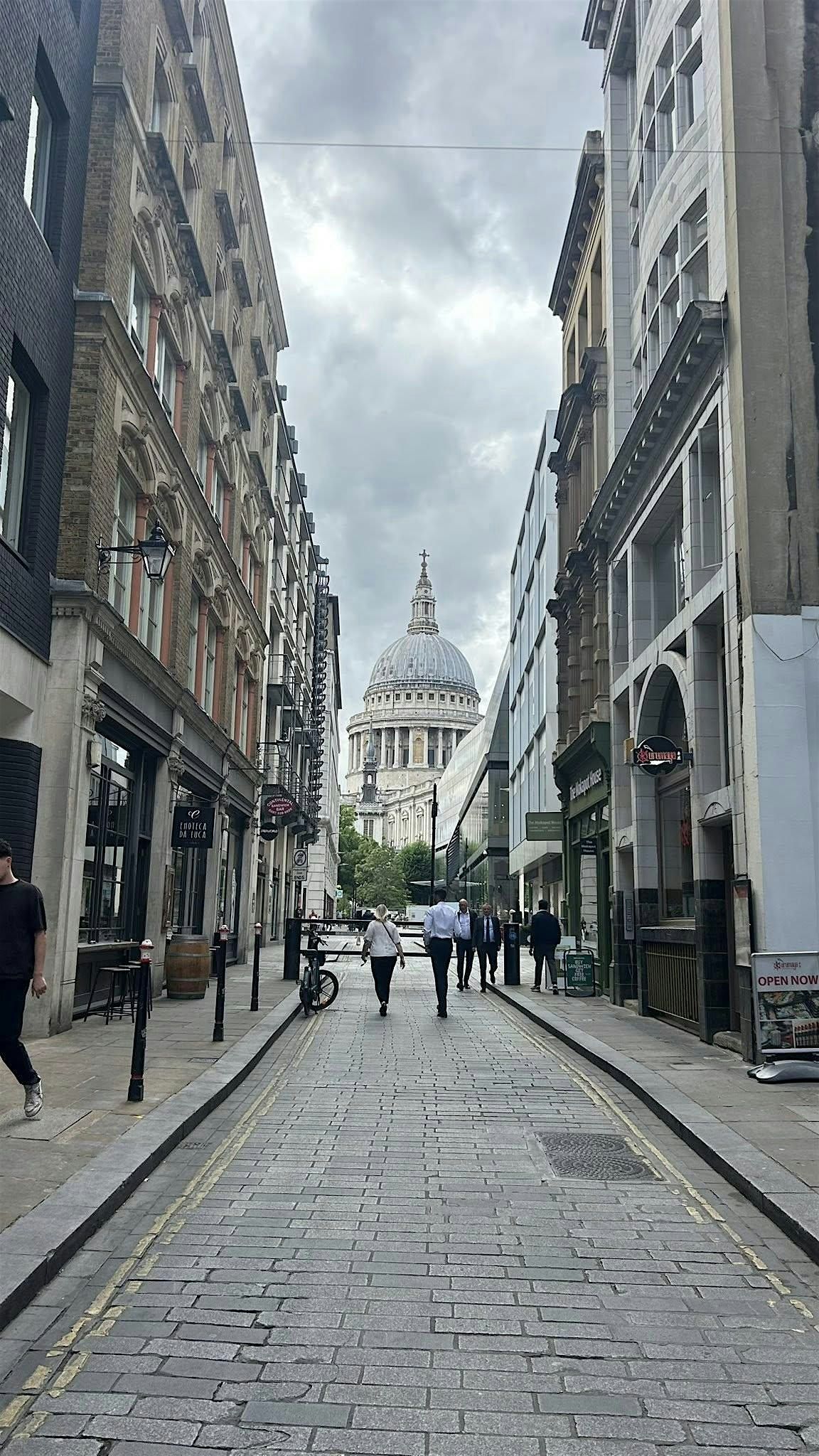 City of London Walking Tour - Investigate with a retired Police Detective