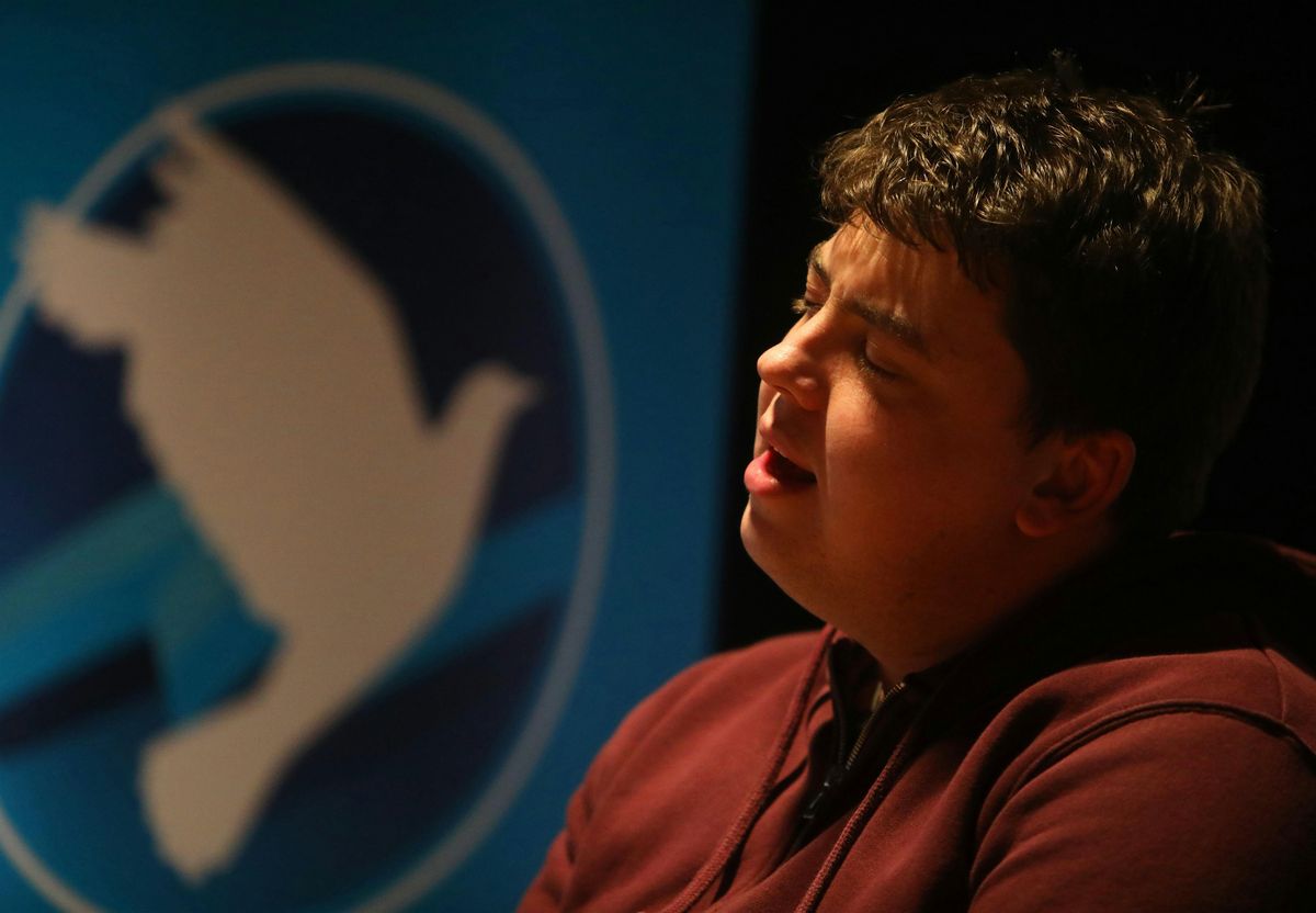 ABAIR AMHR\u00c1N le Naoise Mac Cathmhaoil