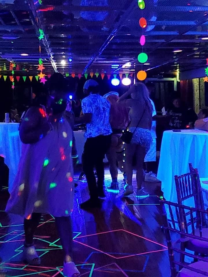 TGIF 80's \/ 90's Party Cruise! (21+ Event)
