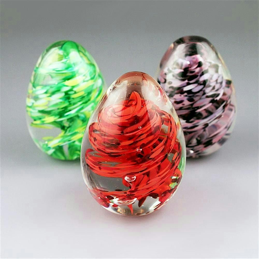 Make Your Own Easter Egg Paperweight!