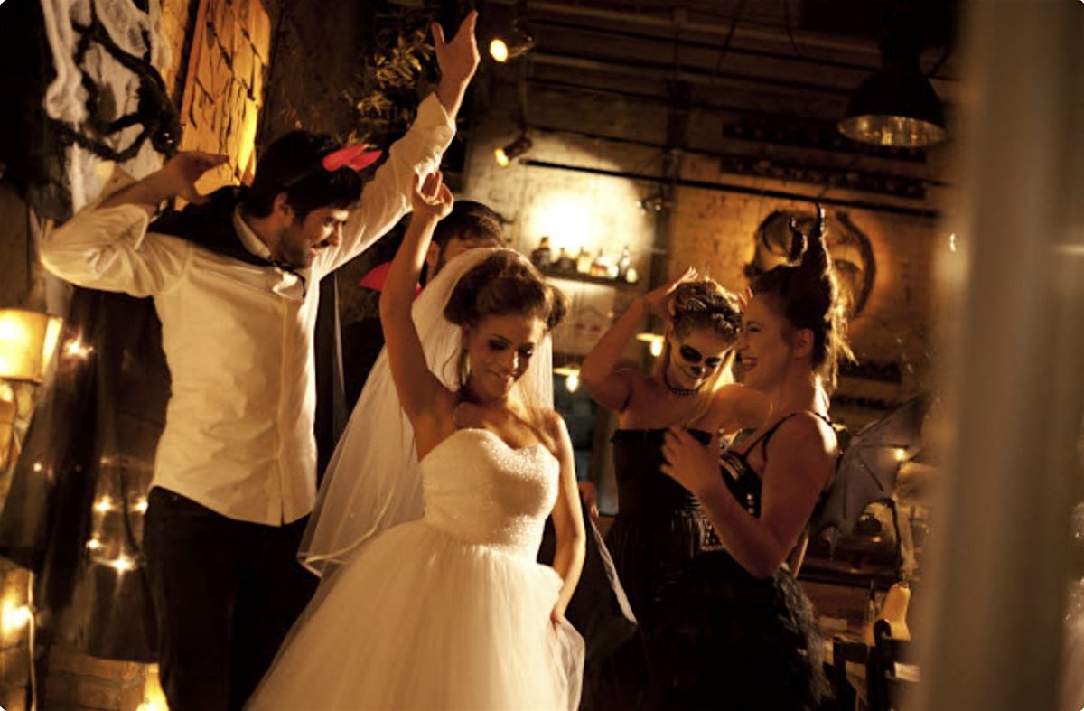 Halloween Singles MEGAparty | In-Person | Cityswoon | (with DJ) Ages 18-27