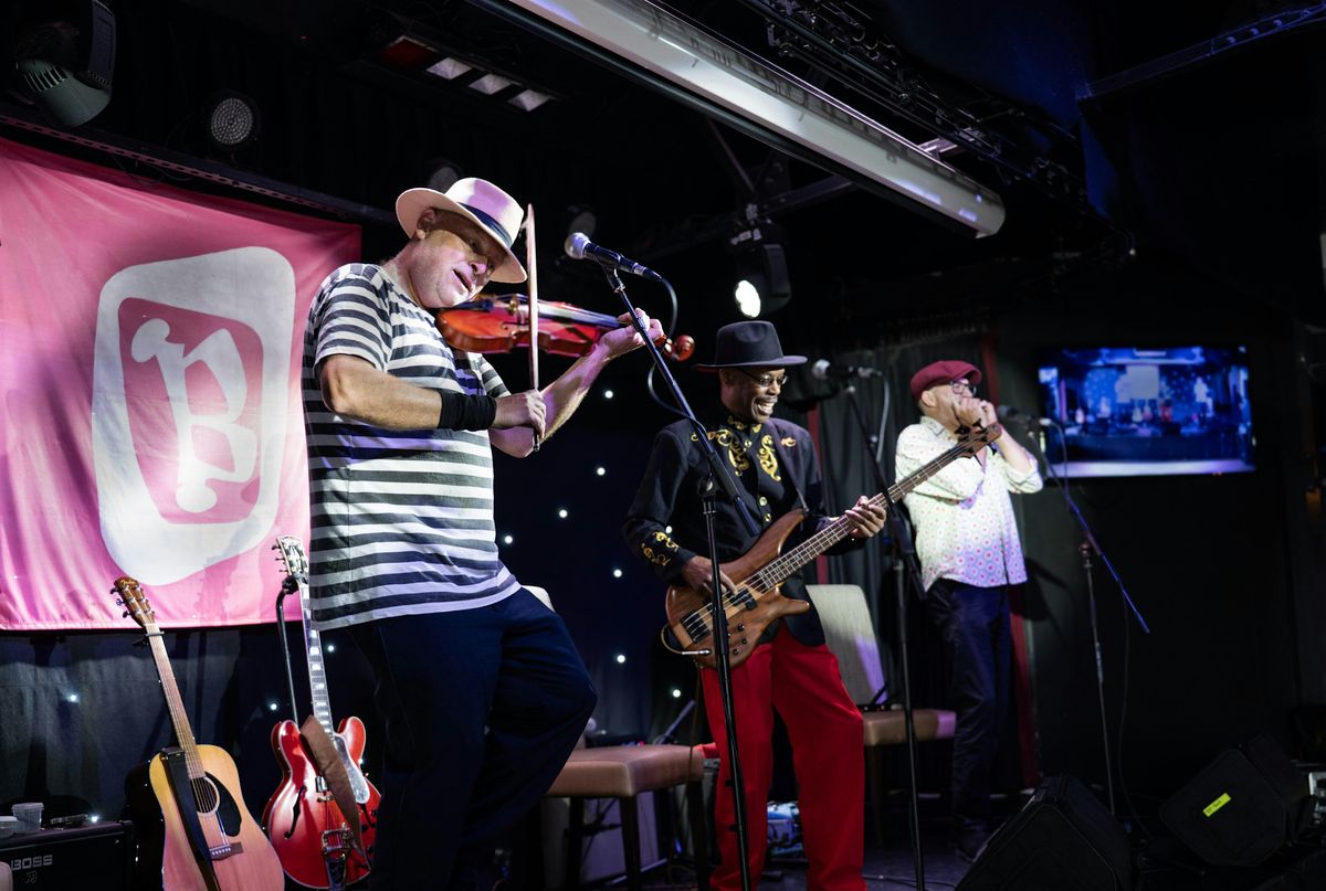 Stompin\u2019 Dave and Earl Jackson Live