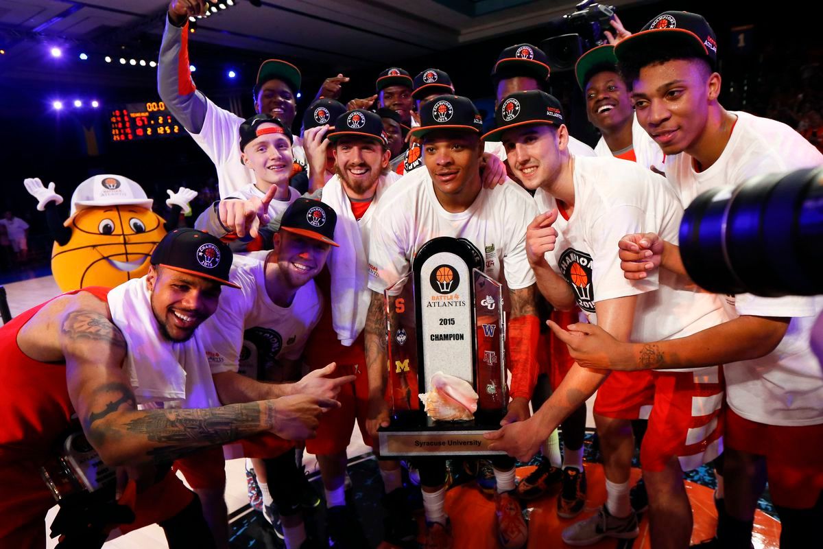 Parking St. Francis (IL) Fighting Saints at UIC Flames Mens Basketball