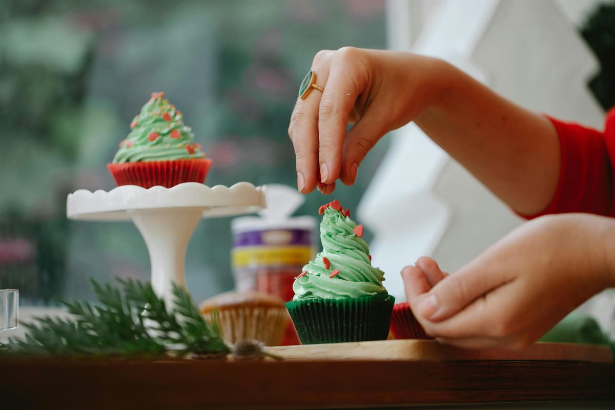 Cupcake Decorating with Casale Cupcakery