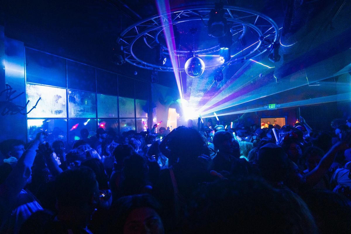 Fantas\u00edas: Dame Mas Old School - Reggaeton Party