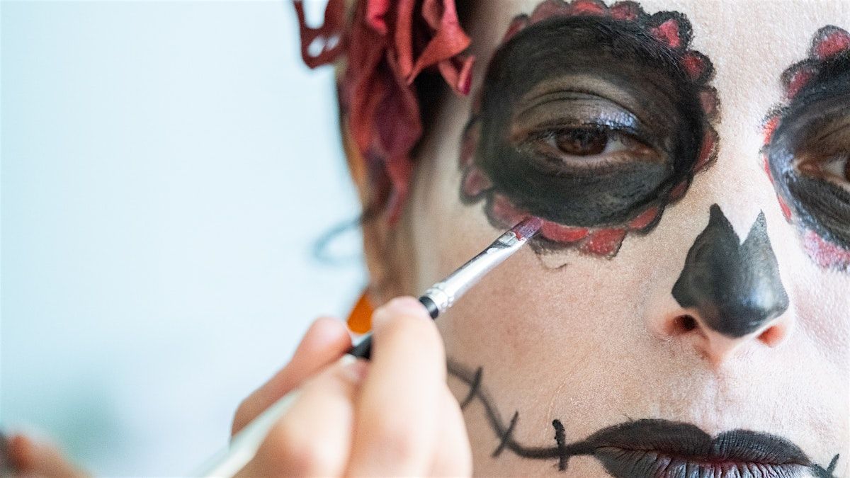 Taller de maquillaje| Sombra aqu\u00ed \u2026 y en el m\u00e1s all\u00e1