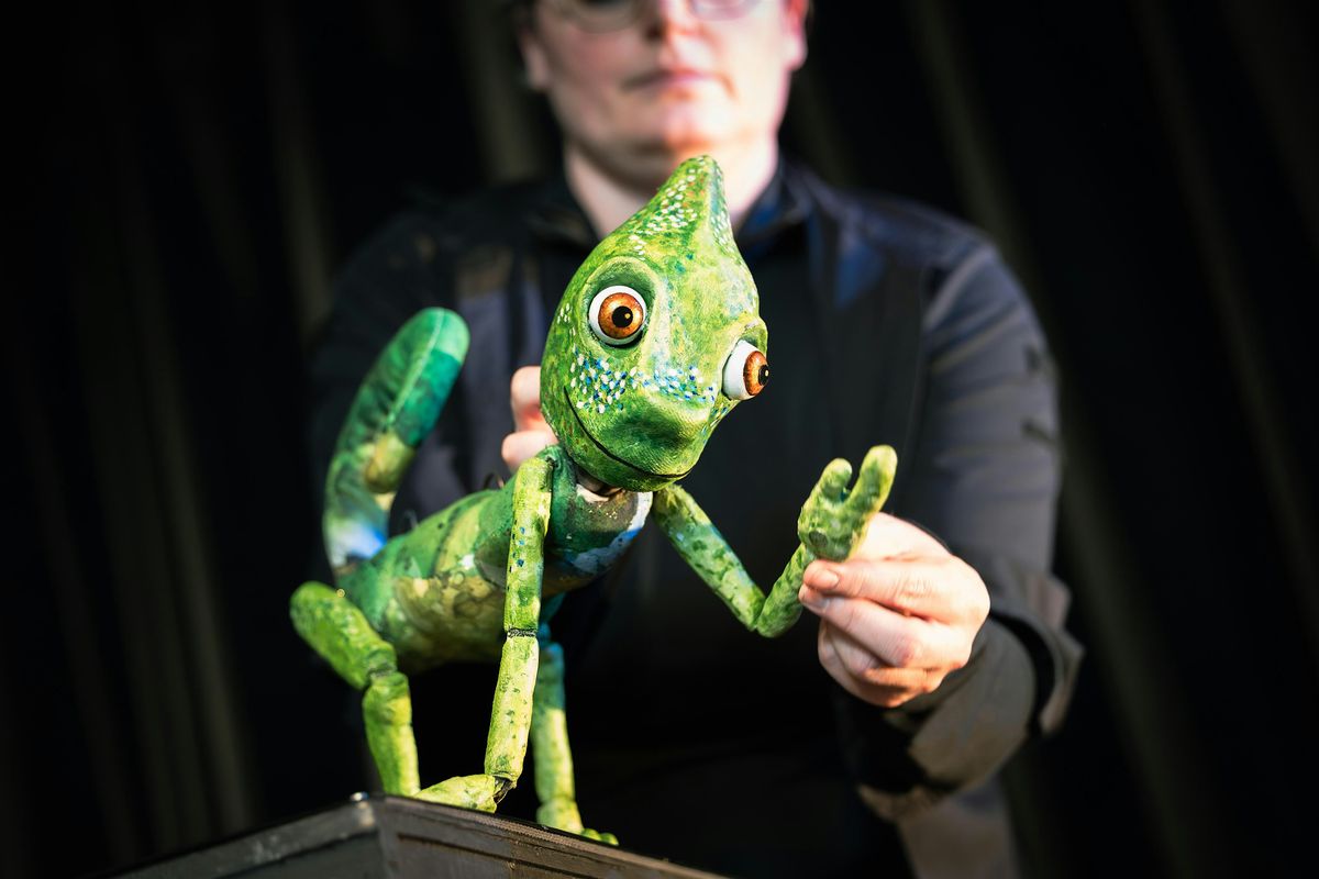 Spectacle de marionnettes - " Un cam\u00e9l\u00e9on pr\u00e8s de chez vous "