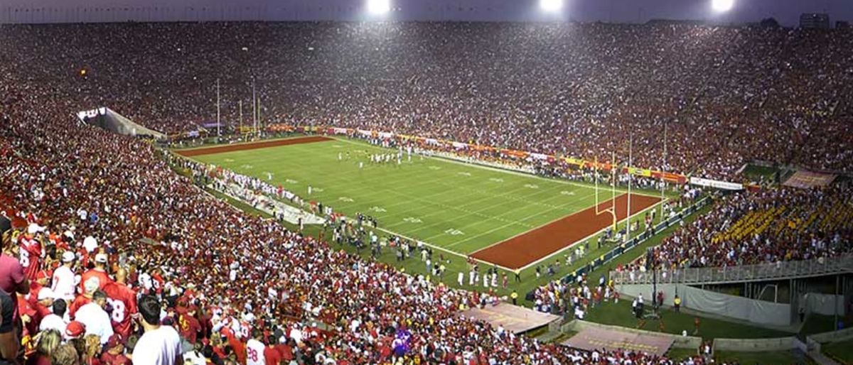 Notre Dame Fighting Irish at USC Trojans Football at LA Memorial Coliseum
