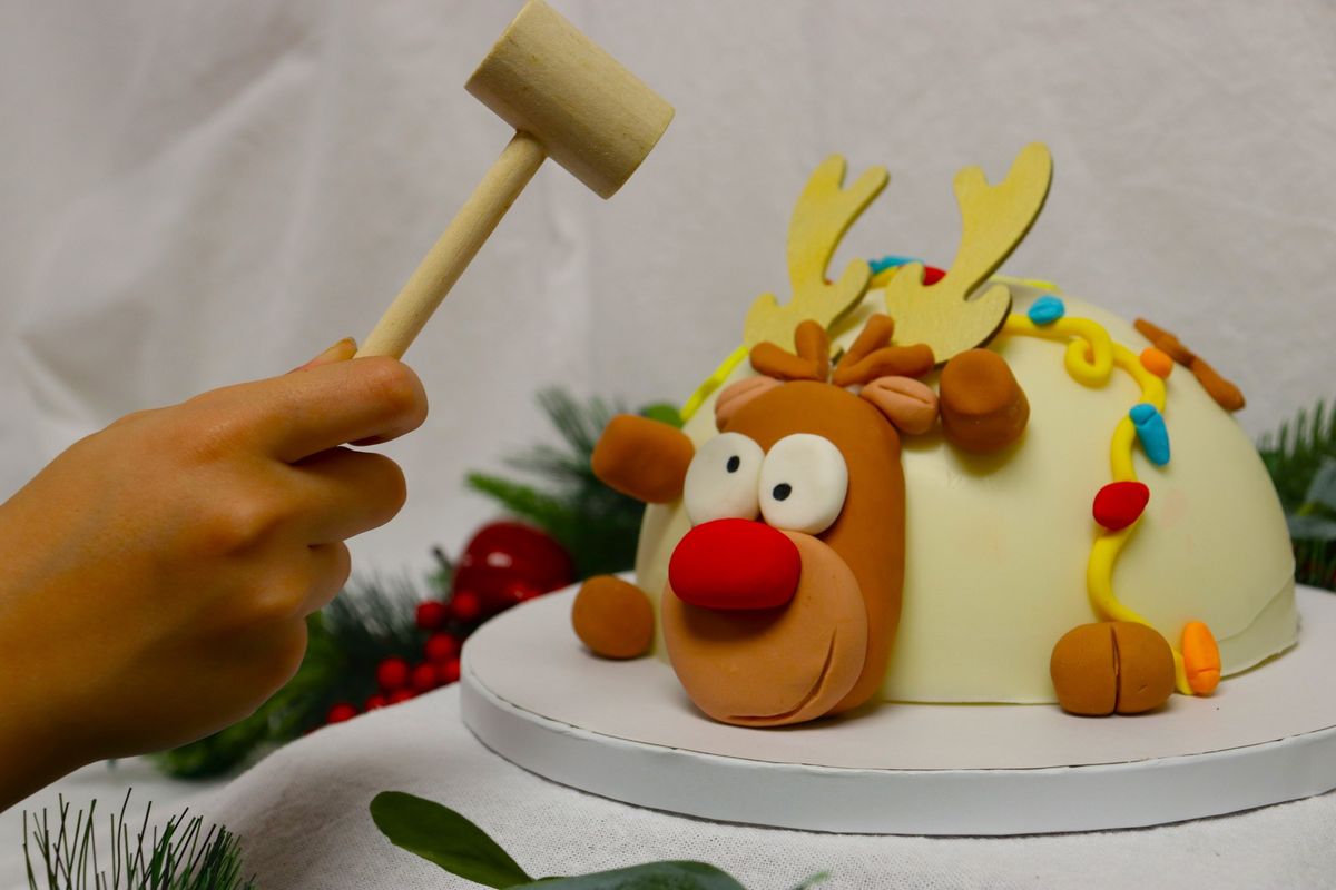 A Very Tasty Christmas \u2013 Chocolate Smash Dome