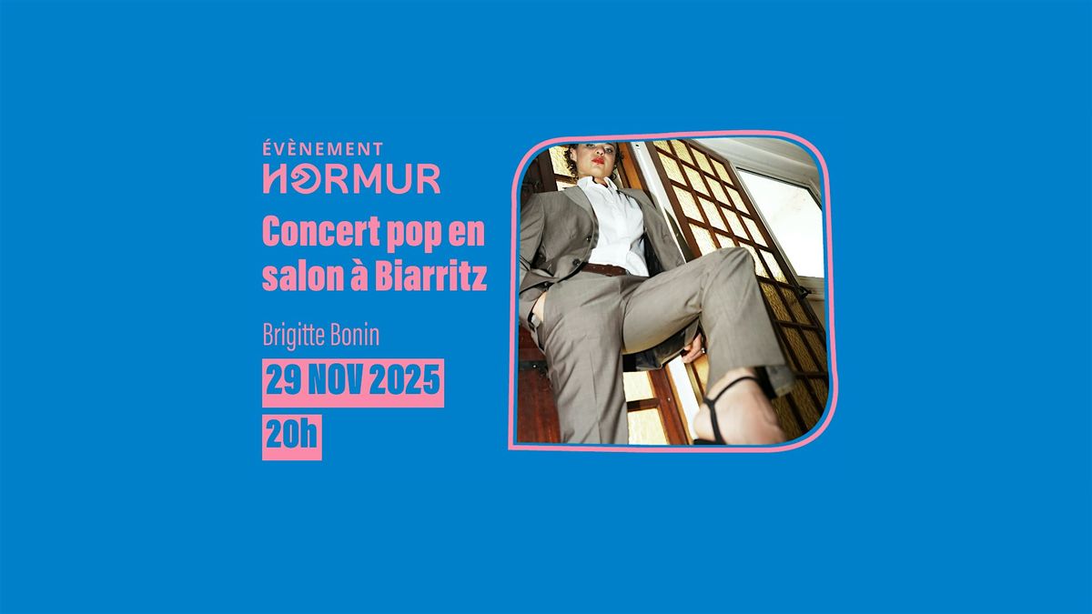 Concert dark pop dans un salon face \u00e0 la mer \u00e0 Biarritz