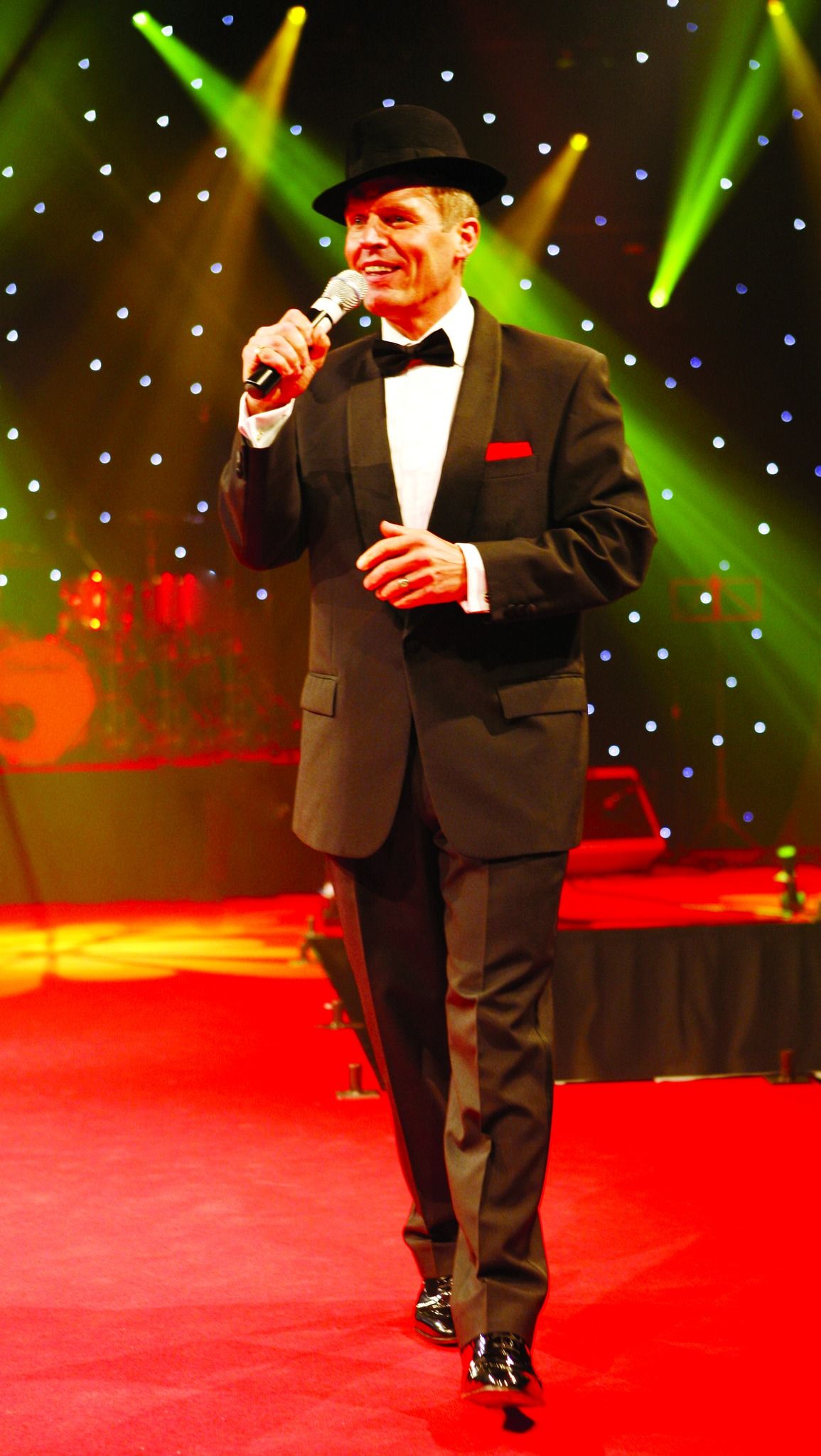 SHOWTIME with Phil Fryer as FRANK SINATRA  & Swing Band