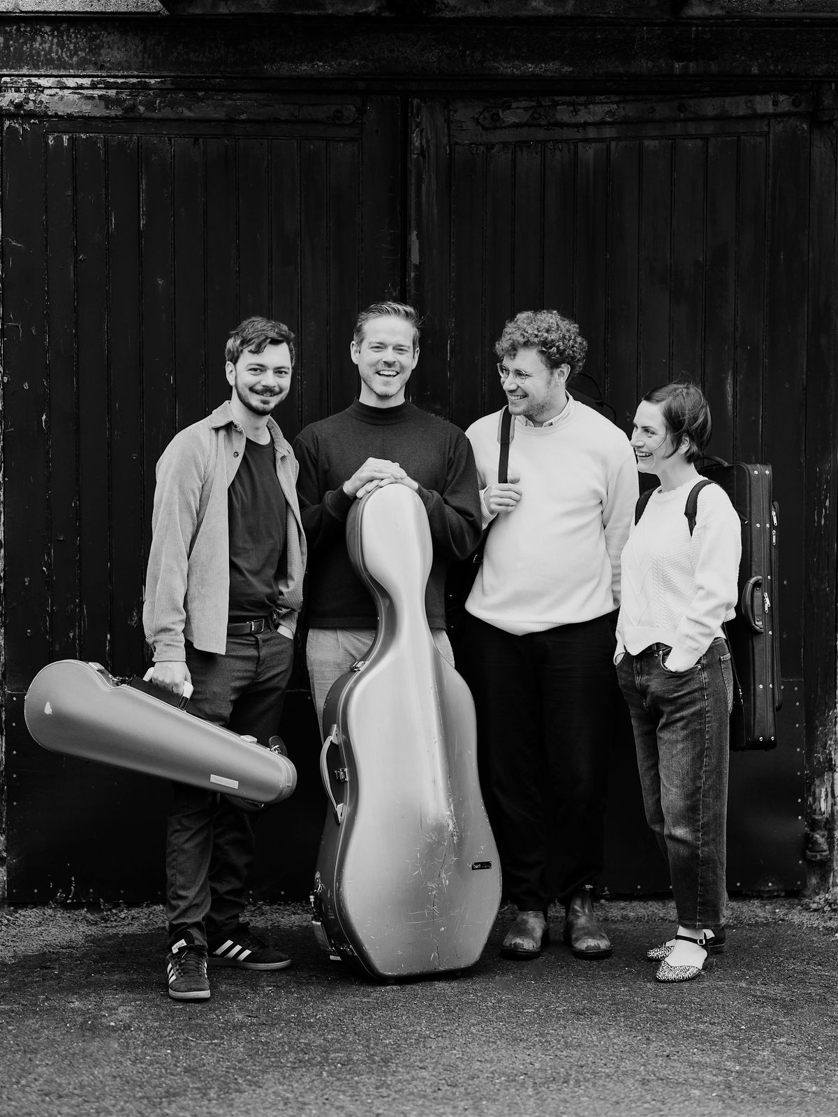 ChapelCeoil ft. Geal\u00e1n String Quartet - Scandinavian Aesthetic