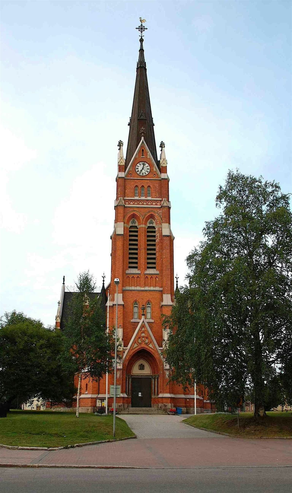 Lule\u00e5 Audio Tour: From Market Streets to Cathedral Spires