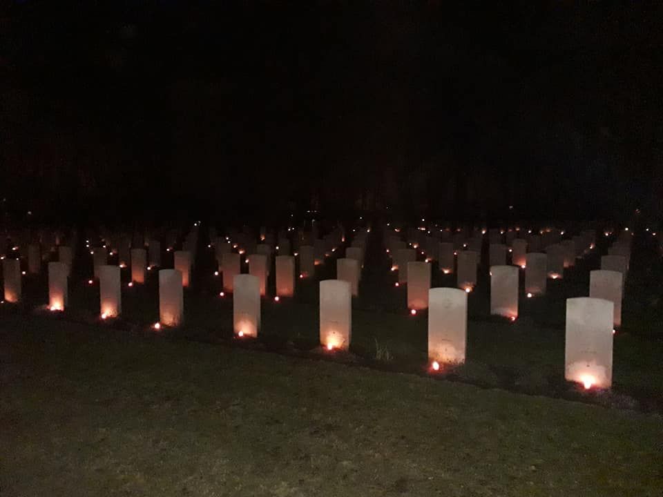 Lichtjes op oorlogsgraven - Meetjesland