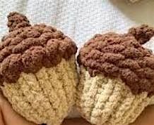 Hand Knitting Chunky Acorn Pillow