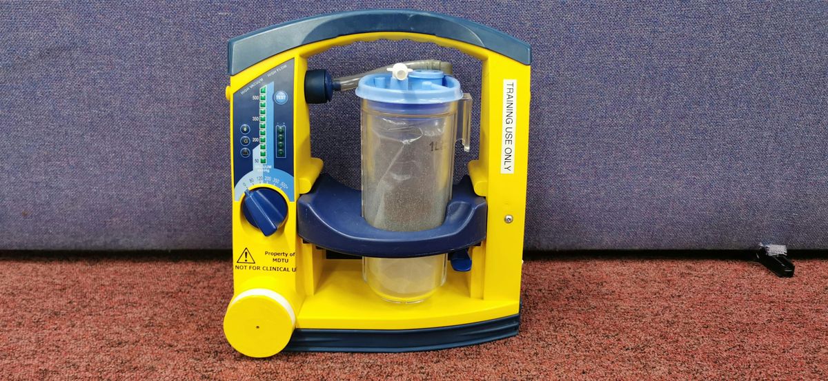 Laerdal LSU 4000 Emergency Suction Unit - AT\/A - City Hospital
