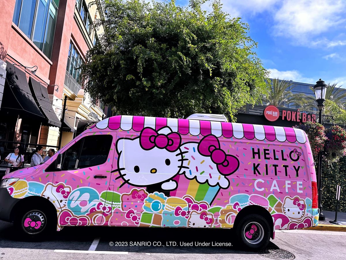 Hello Kitty Cafe Truck West - San Jose Appearance