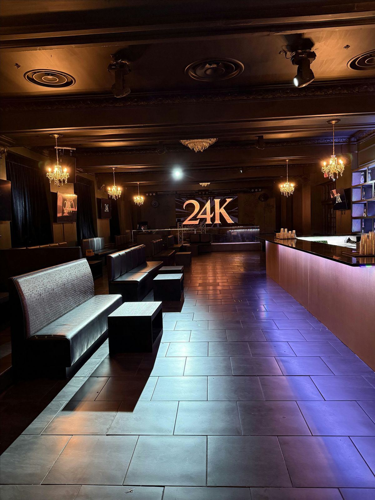 FREE & REDUCED W\/RSVP!  \u201cSummer Breeze\u201d All White W\/ A Splash Of Color!