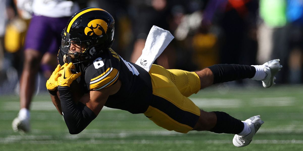 Iowa Hawkeyes vs. Robert Morris College Eagles