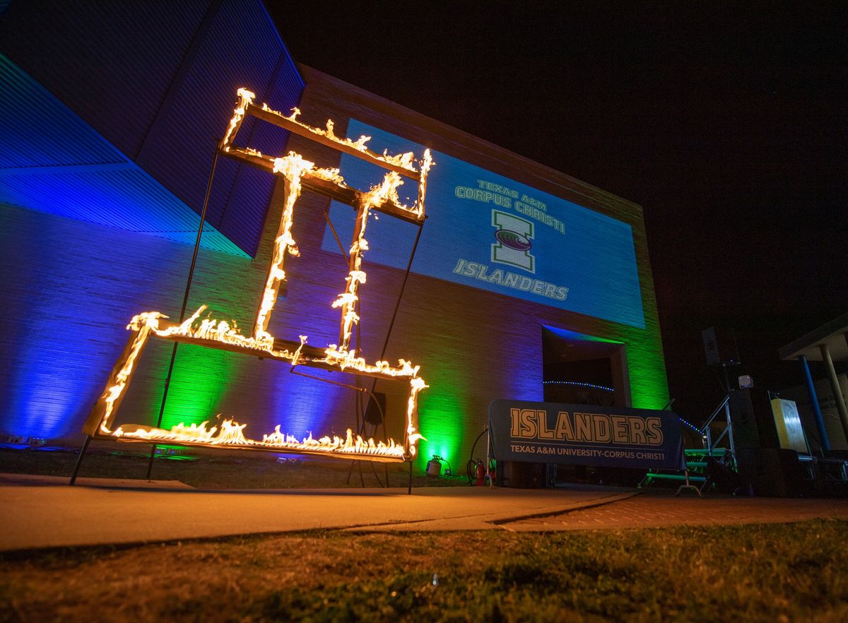 Islander Homecoming 2025: Lighting of the "I"