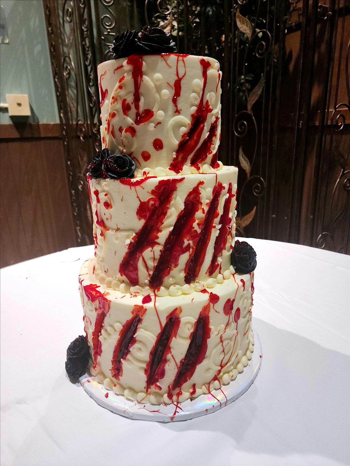 Bloody Claw Cake Decorating Class