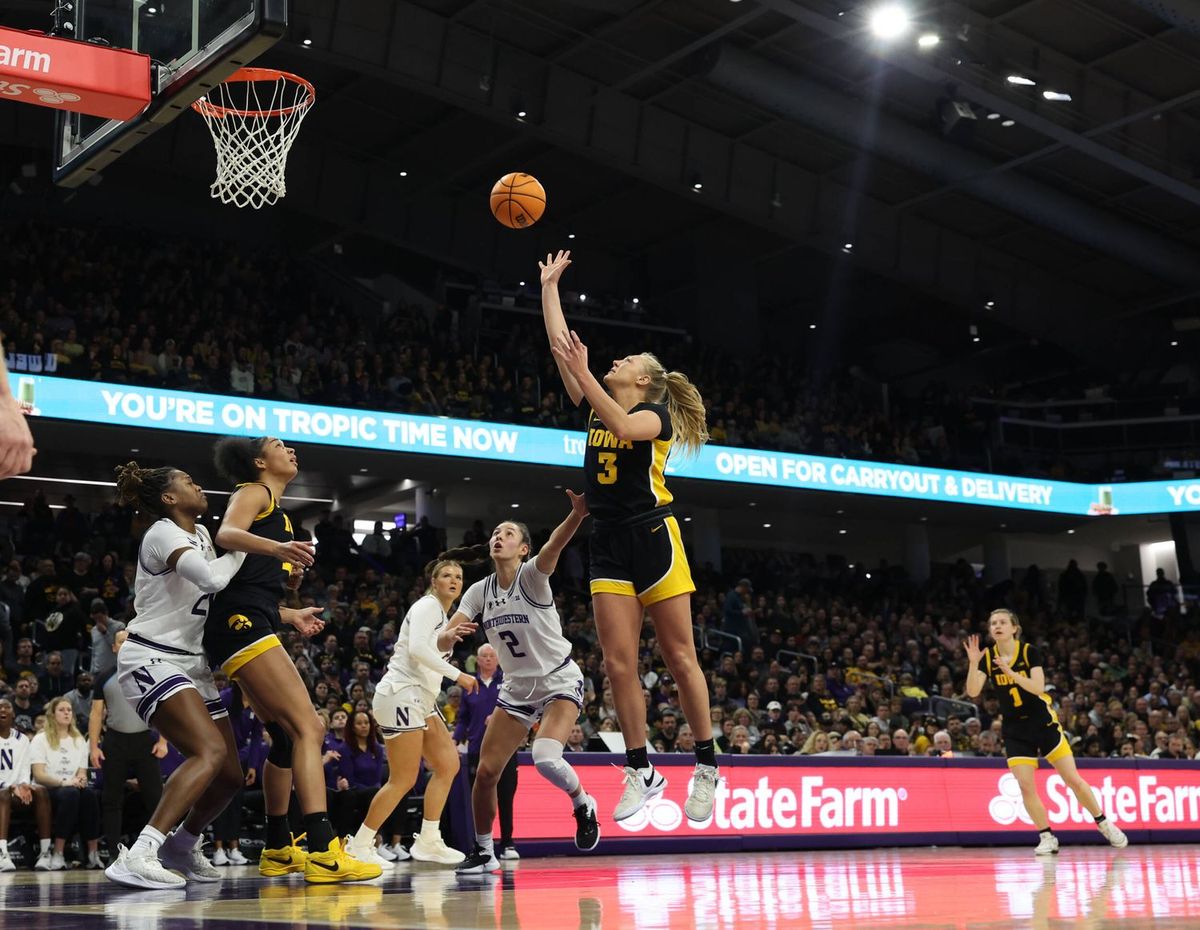 Iowa Hawkeyes at Northwestern Wildcats Womens Volleyball