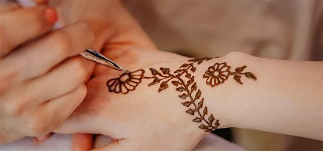Henna and Glitter Tattoos with Katy DeBra of Art Luminous