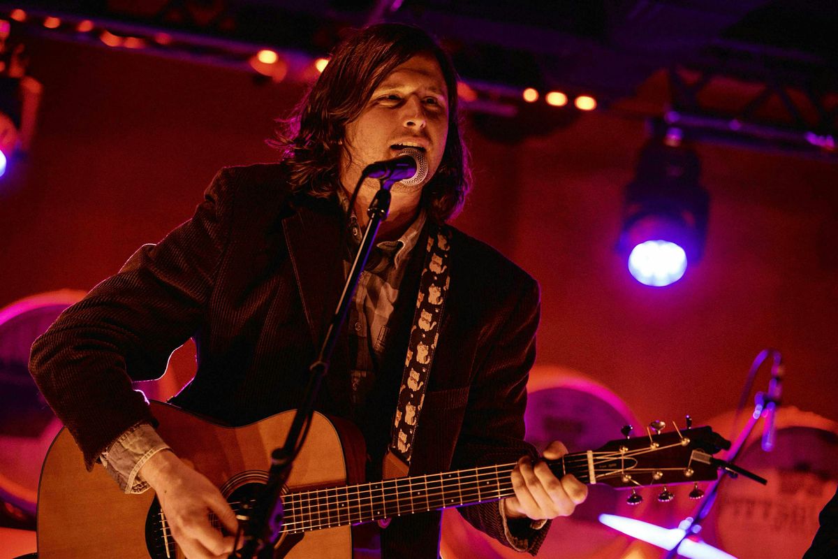 Live music: Davis Powell