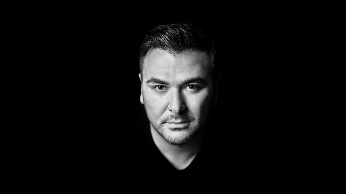 Antonis Remos in Astoria
