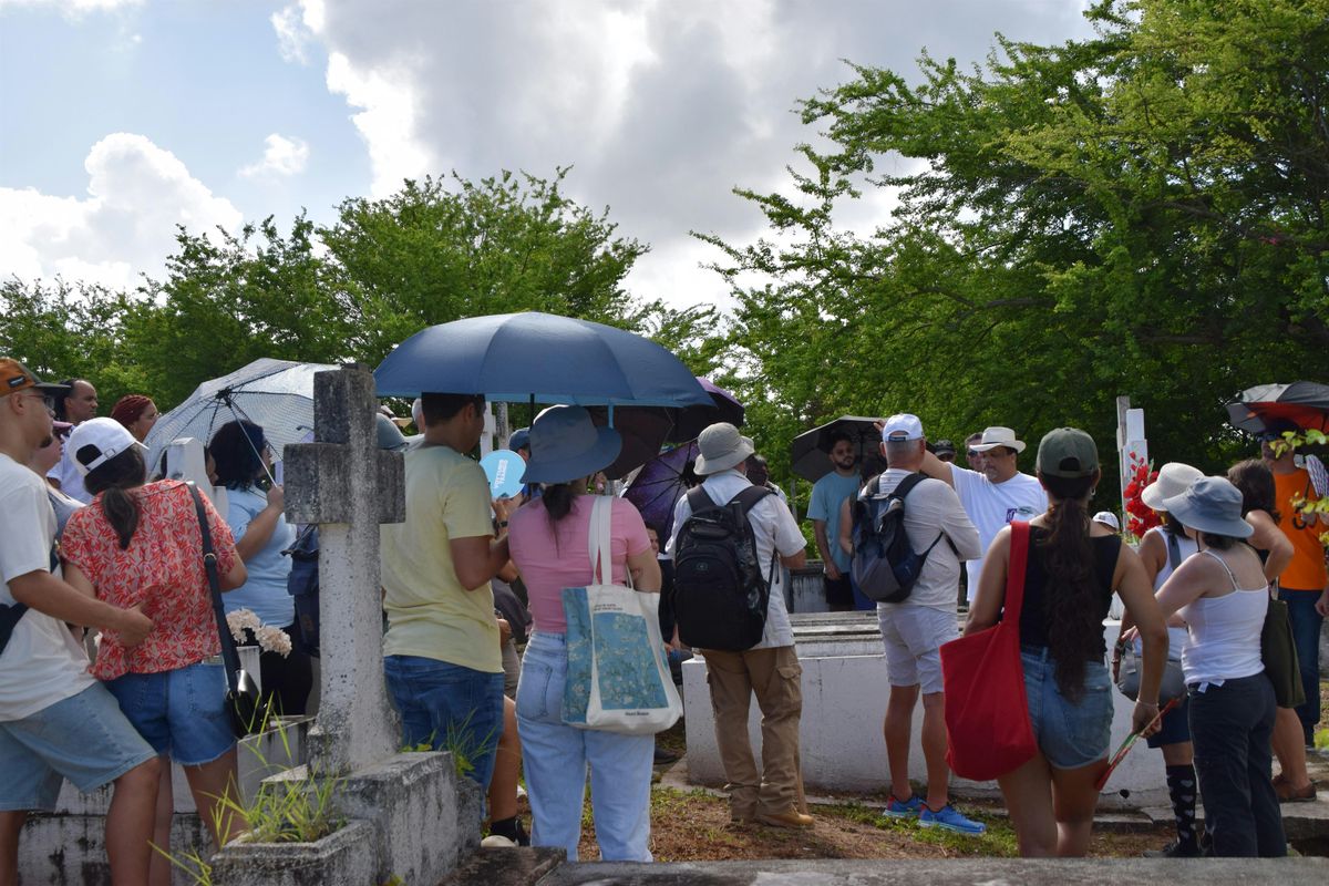 Recorrido por el Cementerio de Villa Palmeras