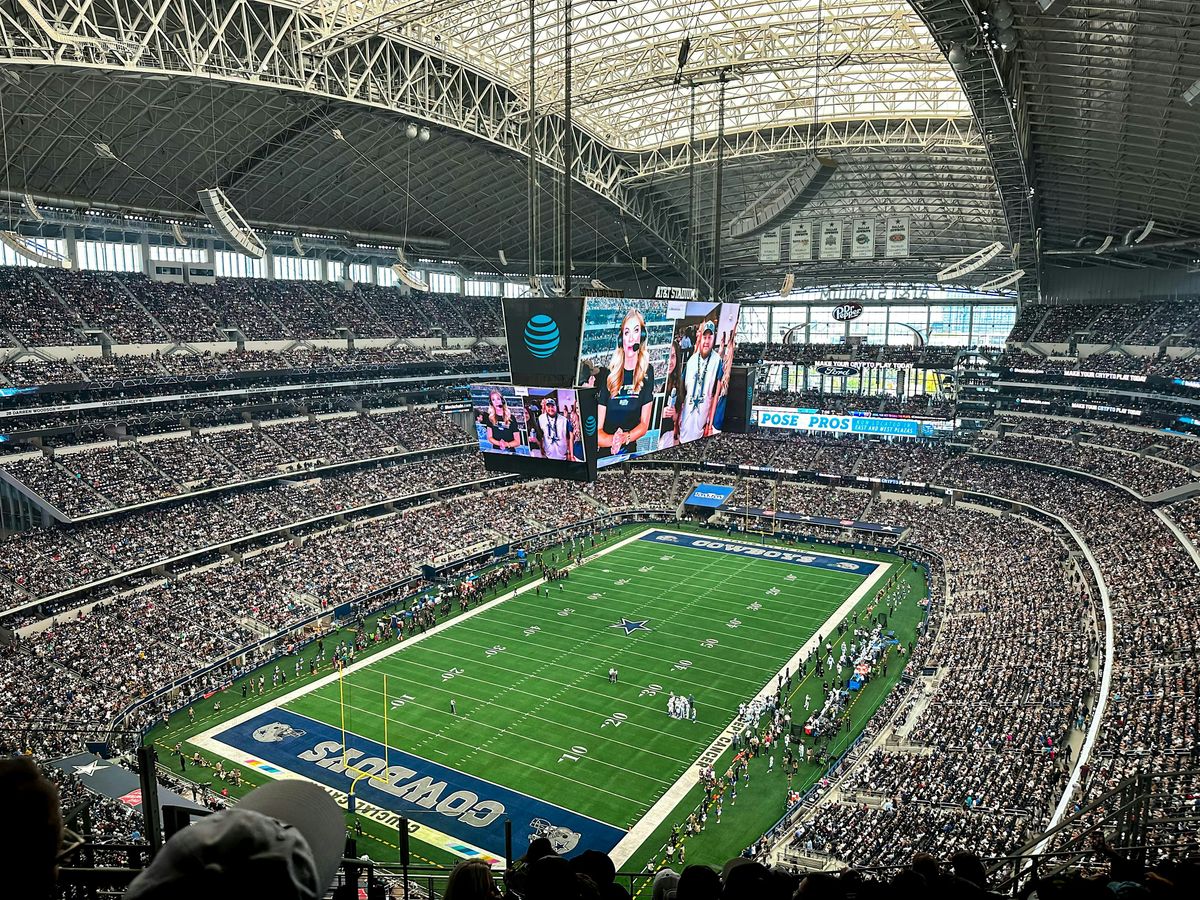 Dallas Dinner Society: Cowboys & Eagles Watch Party