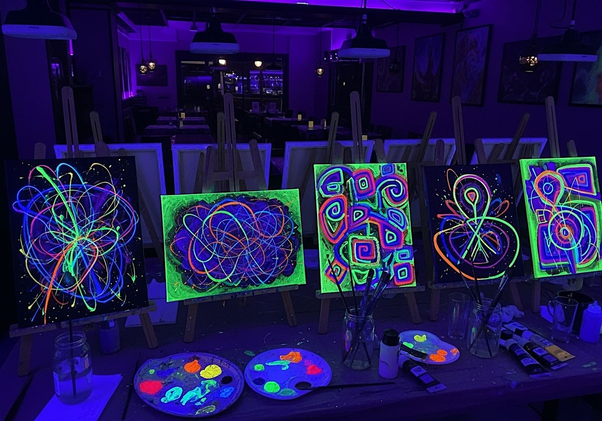 GLOW IN THE DARK SIP & PAINT