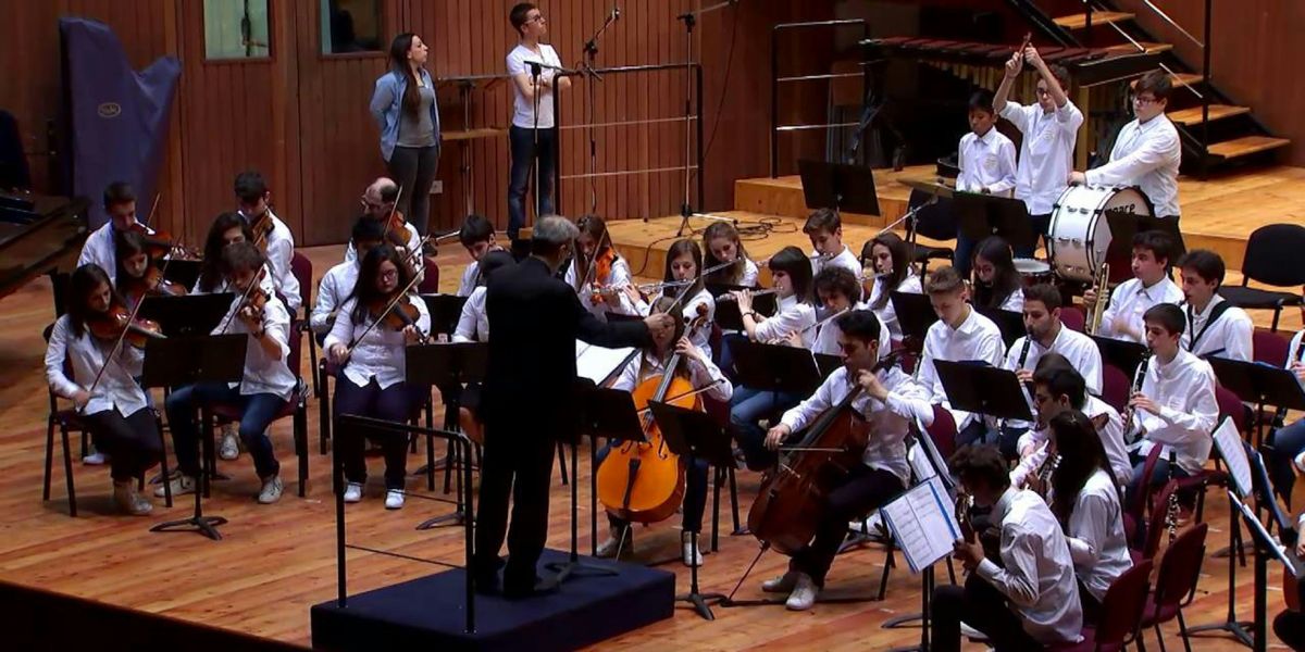 Fantas\u00eda para un gentilhombre Orchestra Giovanile Pepita