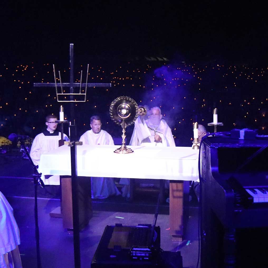 Abbey Fest: Crowder  Big Daddy Weave  & Damascus Worship