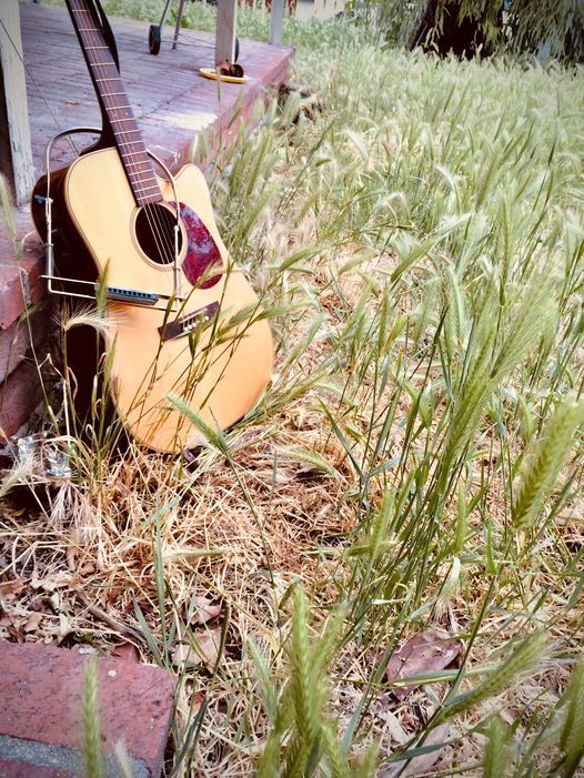 Live music by Kyle Mendes